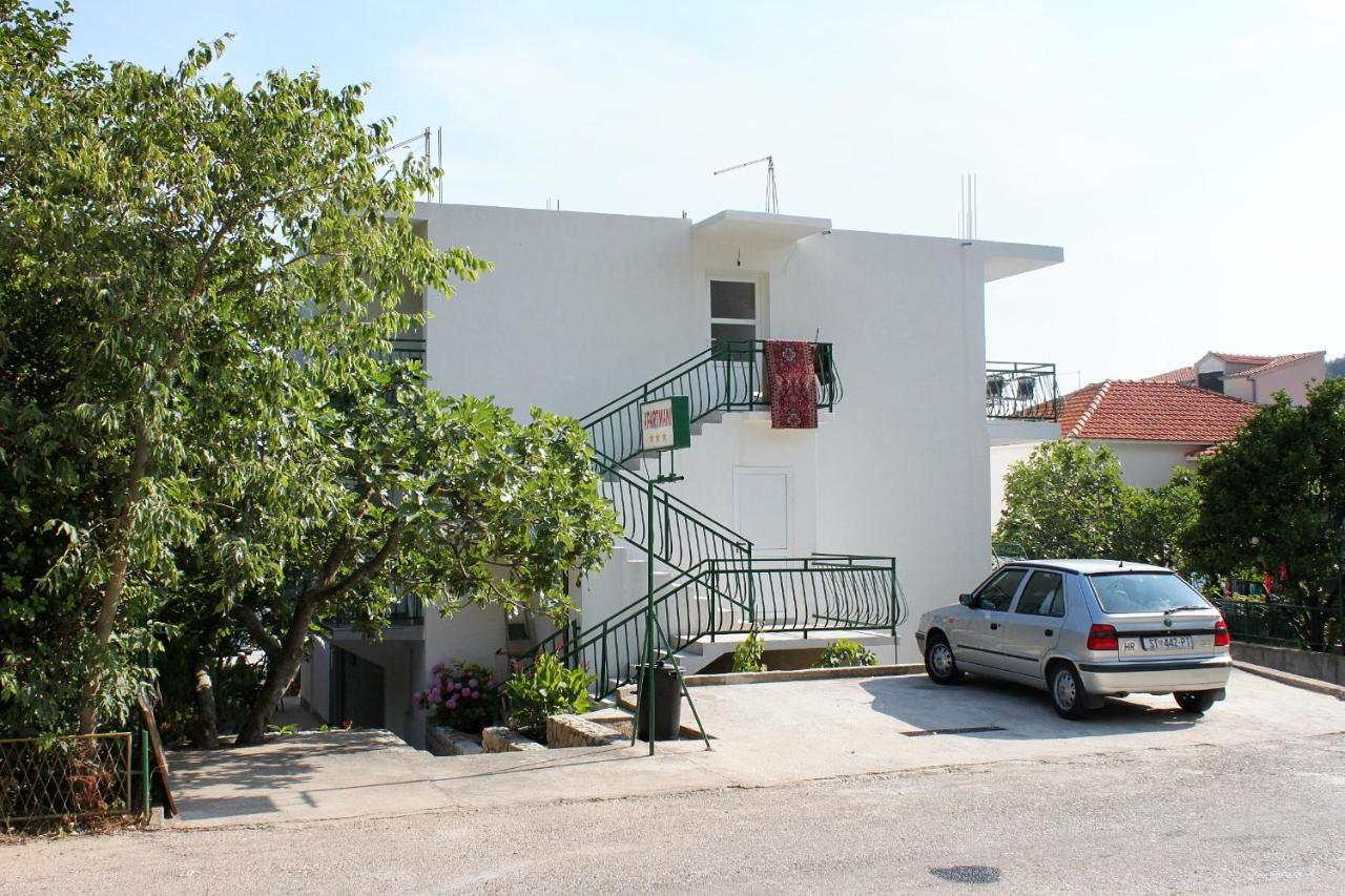 Apartments By The Sea Drvenik Donja Vala, Makarska - 6701 エクステリア 写真