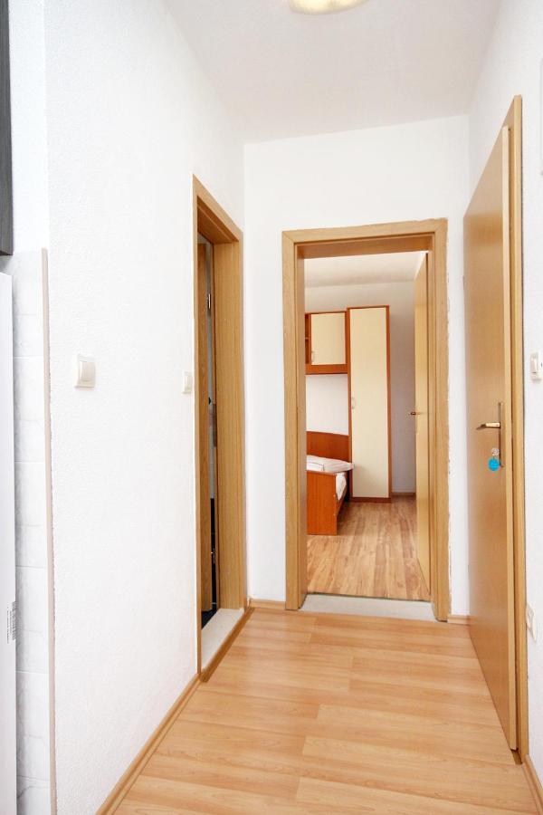 Apartments By The Sea Drvenik Donja Vala, Makarska - 6701 エクステリア 写真