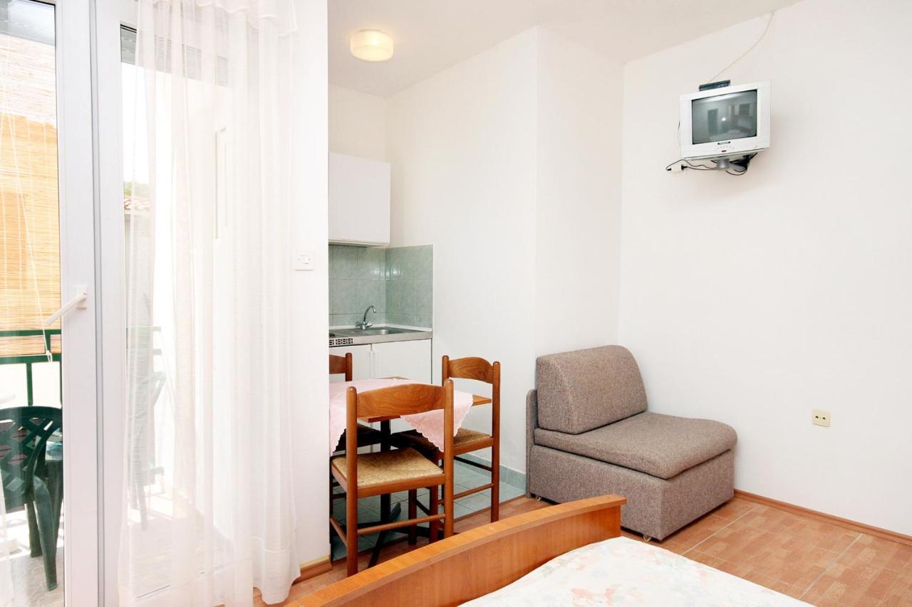 Apartments By The Sea Drvenik Donja Vala, Makarska - 6701 エクステリア 写真