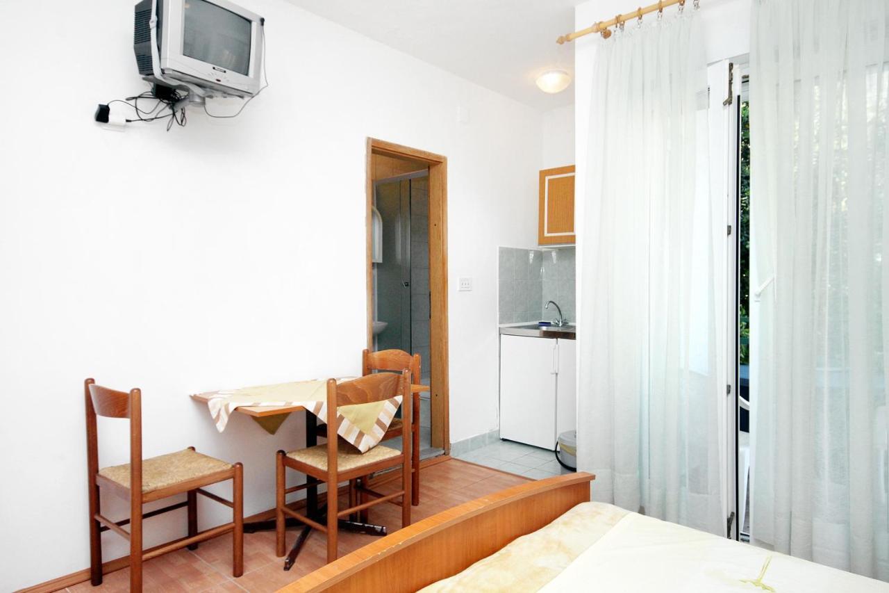 Apartments By The Sea Drvenik Donja Vala, Makarska - 6701 エクステリア 写真